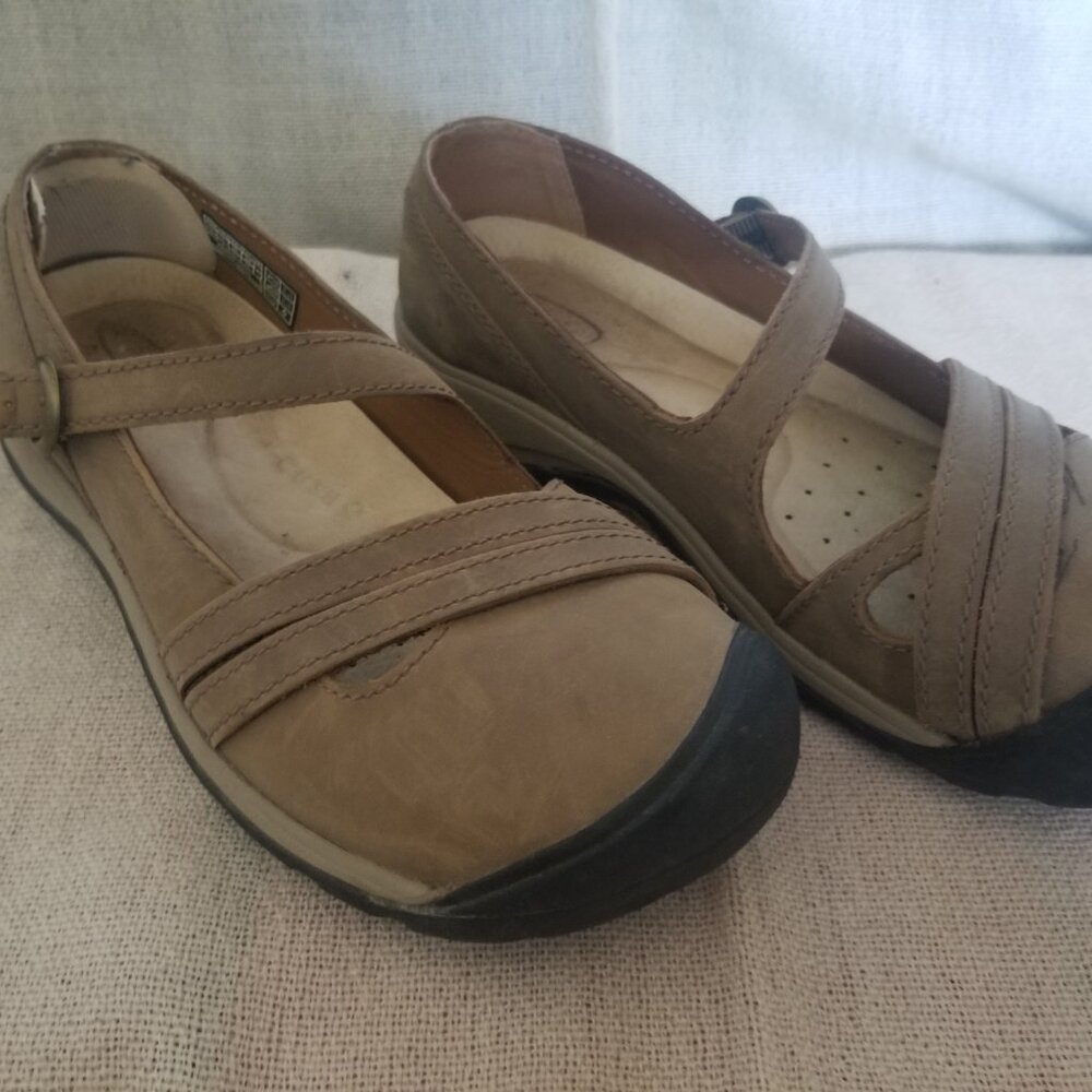 Keen Mary Janes - Picture 2 of 5